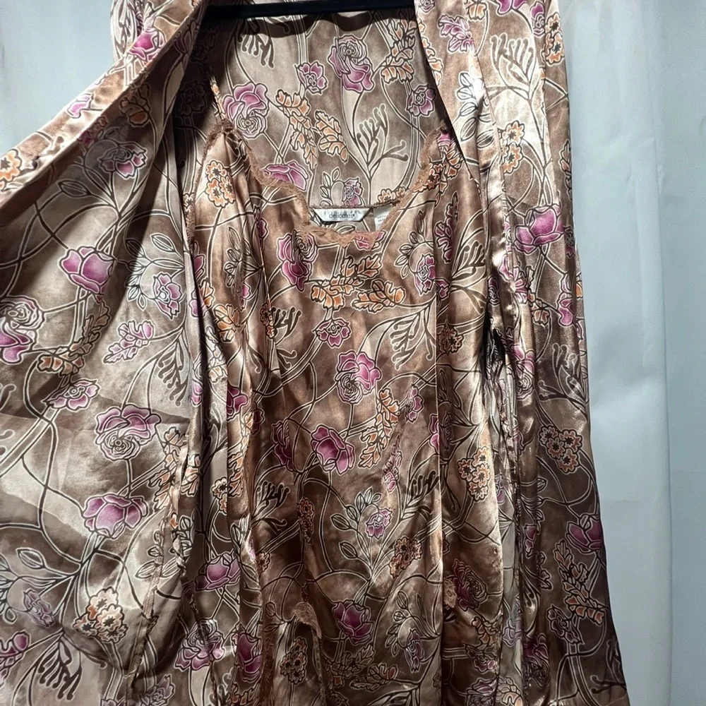 delicates beautiful vintage
